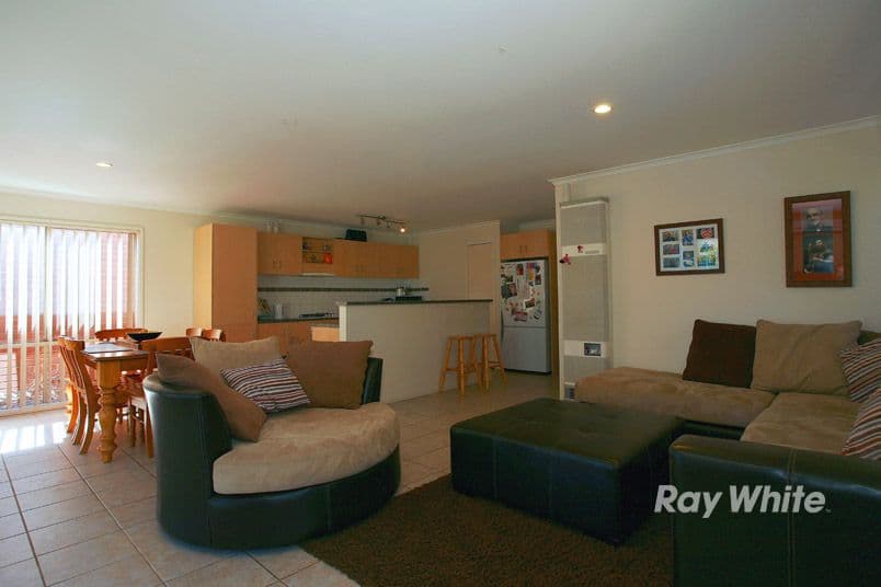 7 Oak Post Place, CRANBOURNE EAST VIC 3977, Cranbourne East - Thumbnail 5