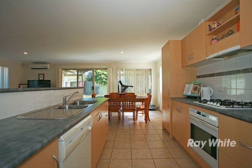 7 Oak Post Place, CRANBOURNE EAST VIC 3977, Cranbourne East - Thumbnail 7