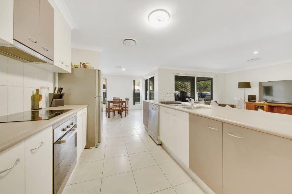 1 Takoko Place, Kirkwood QLD 4680, Kirkwood - Thumbnail 5