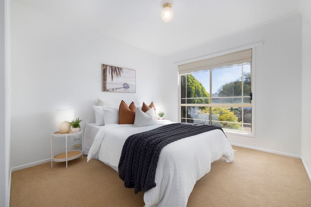 33 Argyle Crescent, Werribee VIC 3030, Werribee - Thumbnail 3