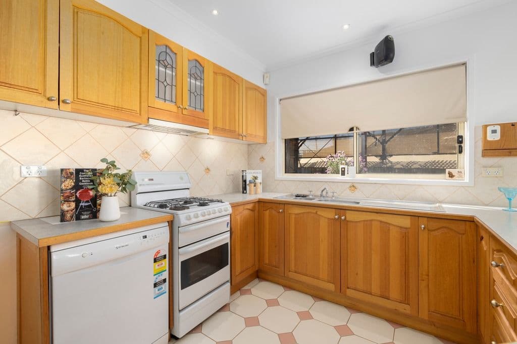 33 Argyle Crescent, Werribee VIC 3030, Werribee - Thumbnail 8
