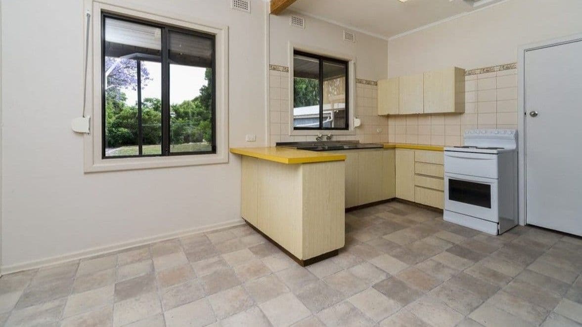 11 Whitsbury Road, Elizabeth North SA 5113, Elizabeth North - Thumbnail 3
