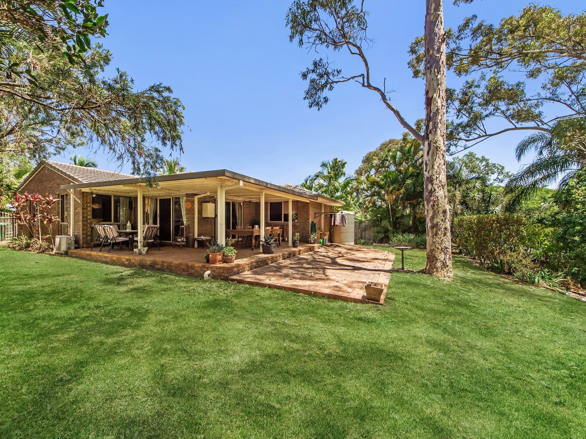 19 Adaminaby Drive, Helensvale QLD 4212, Helensvale - Thumbnail 2