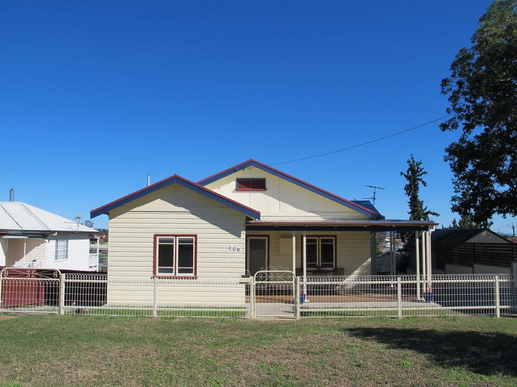 129 Denison Street, Tamworth NSW 2340, West Tamworth - Image 1