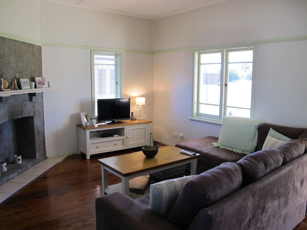 129 Denison Street, Tamworth NSW 2340, West Tamworth - Thumbnail 3
