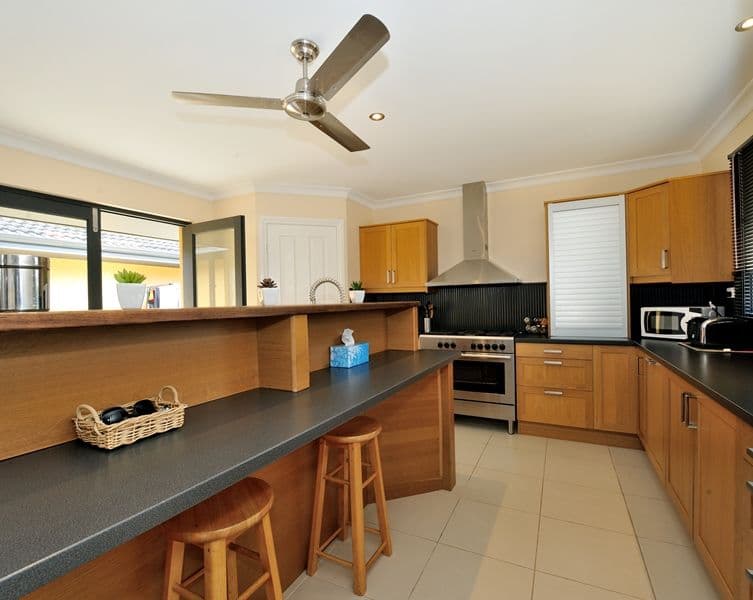 2 Octans Court, ROCKINGHAM WA 6168, Rockingham - Thumbnail 4