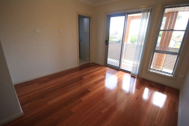69 Oxford Road, Ingleburn - Thumbnail 5