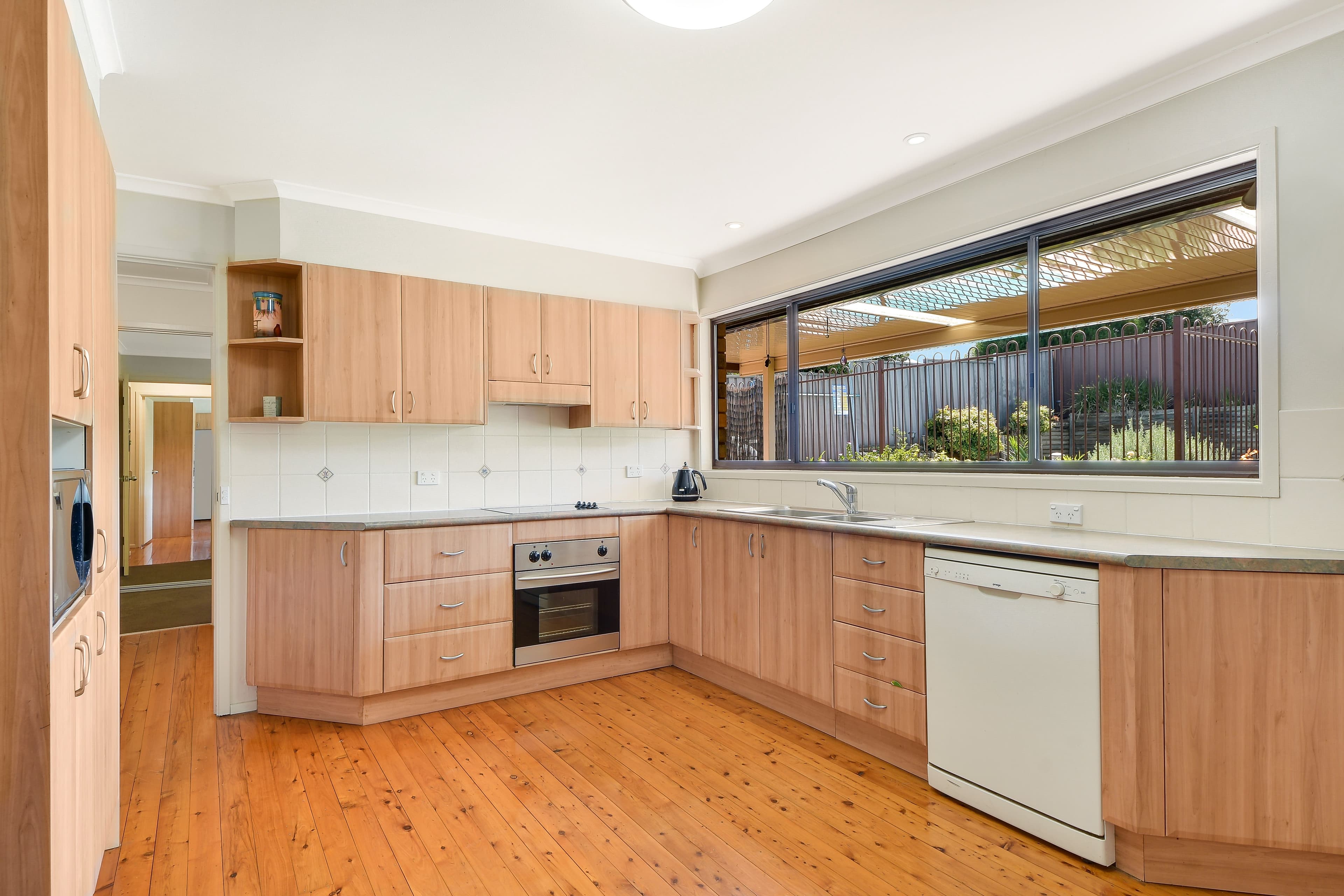 54 Georgiana Crescent, Ambarvale - Thumbnail 4