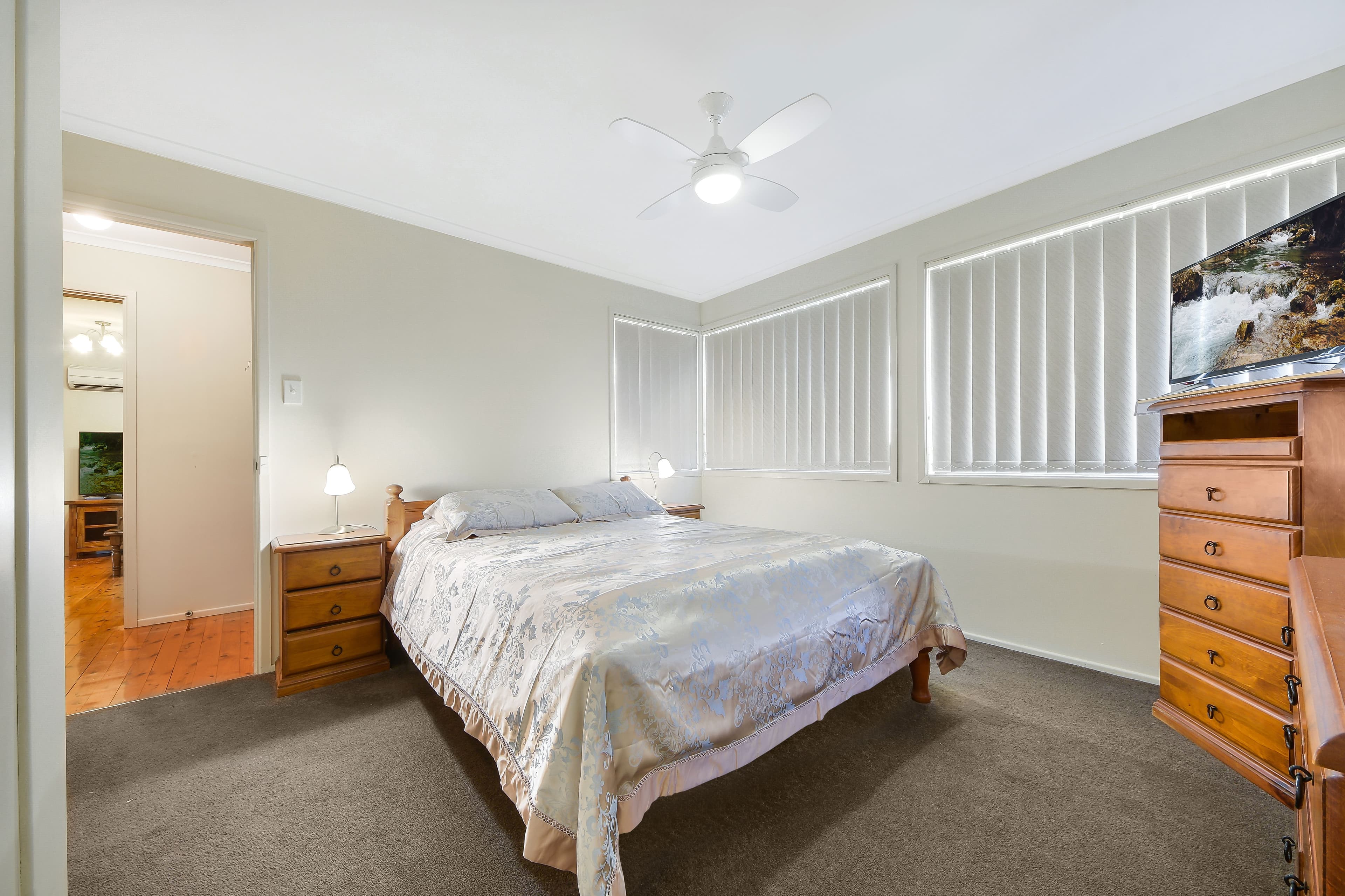 54 Georgiana Crescent, Ambarvale - Thumbnail 5