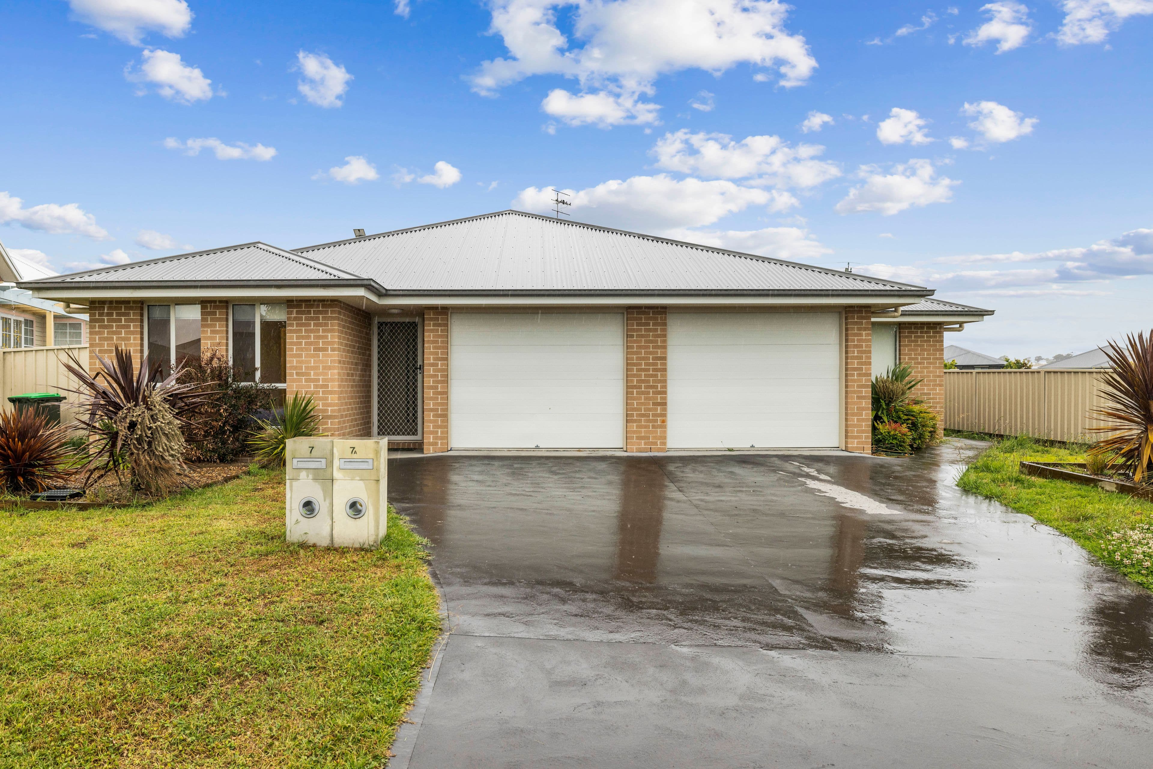 7 & 7a Quadrant Place, Goulburn NSW 2580, Goulburn - Image 1