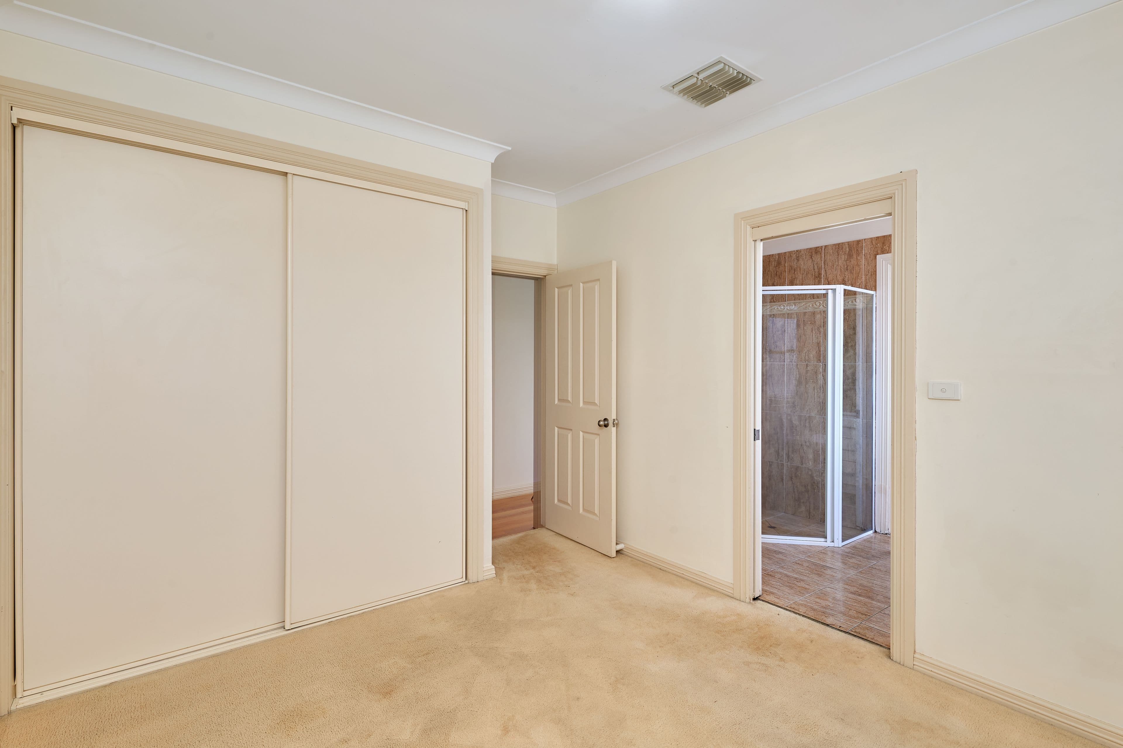 1 Kyalla Place, Bourkelands NSW 2650, Bourkelands - Thumbnail 5