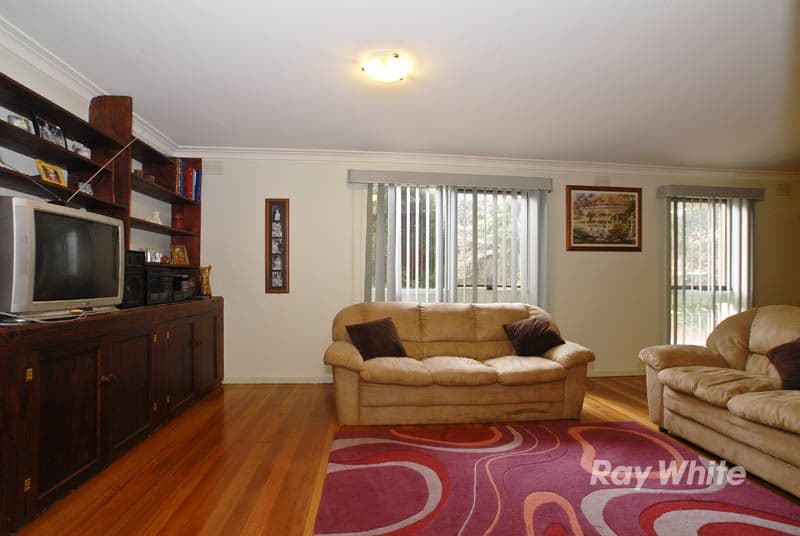 10 Georgian Gardens, WANTIRNA VIC 3152, Wantirna - Thumbnail 2