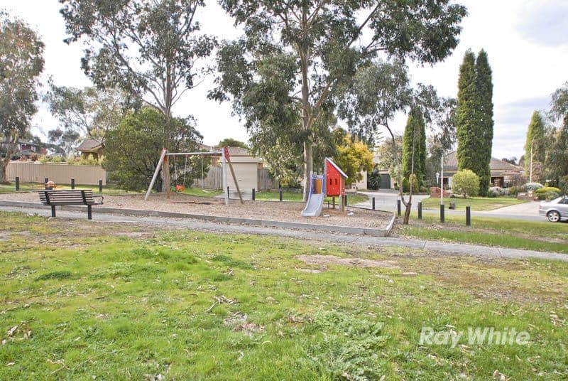 10 Georgian Gardens, WANTIRNA VIC 3152, Wantirna - Thumbnail 7
