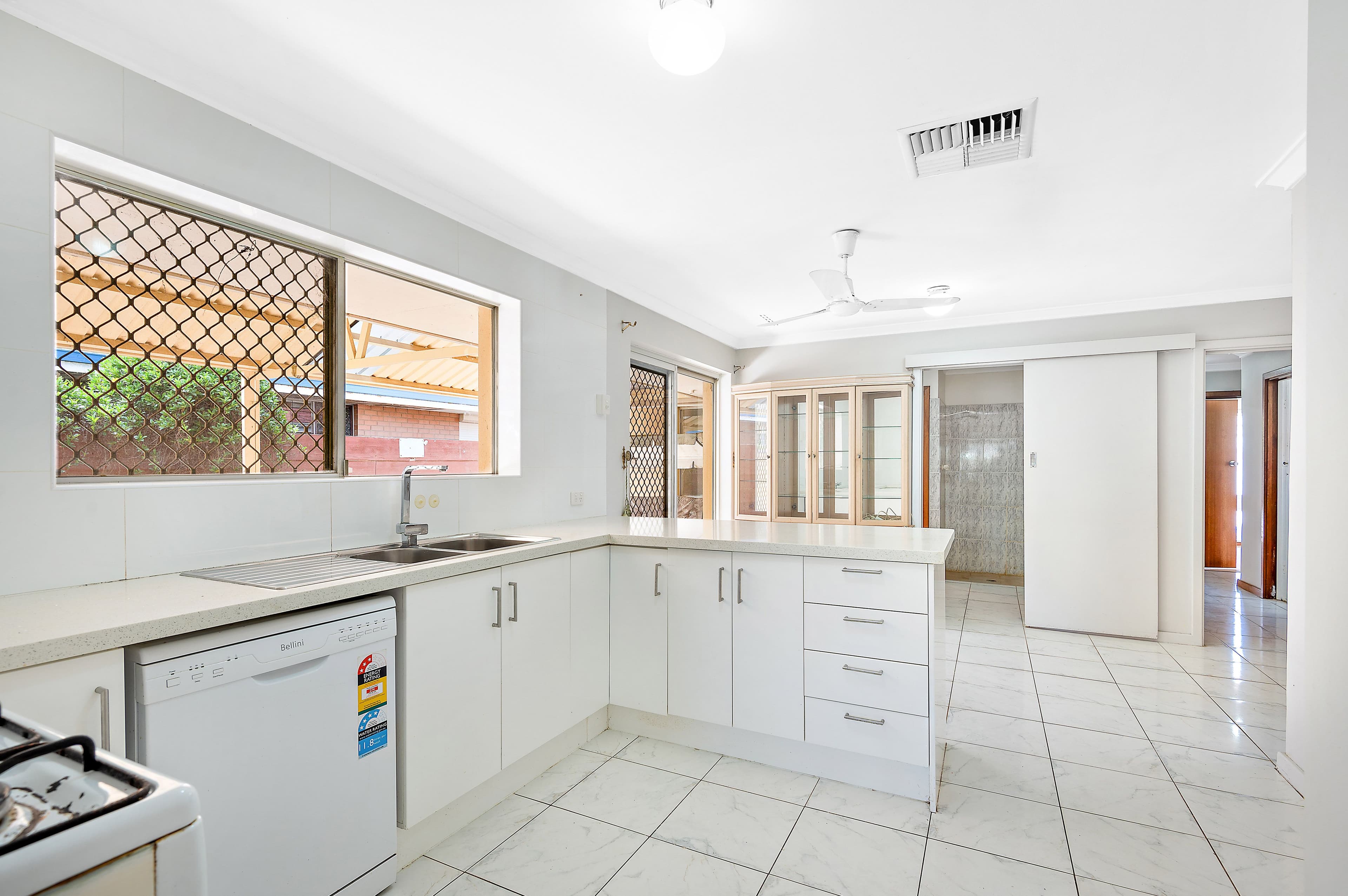 51 Connemara Drive, Thornlie WA 6108, Thornlie - Thumbnail 2