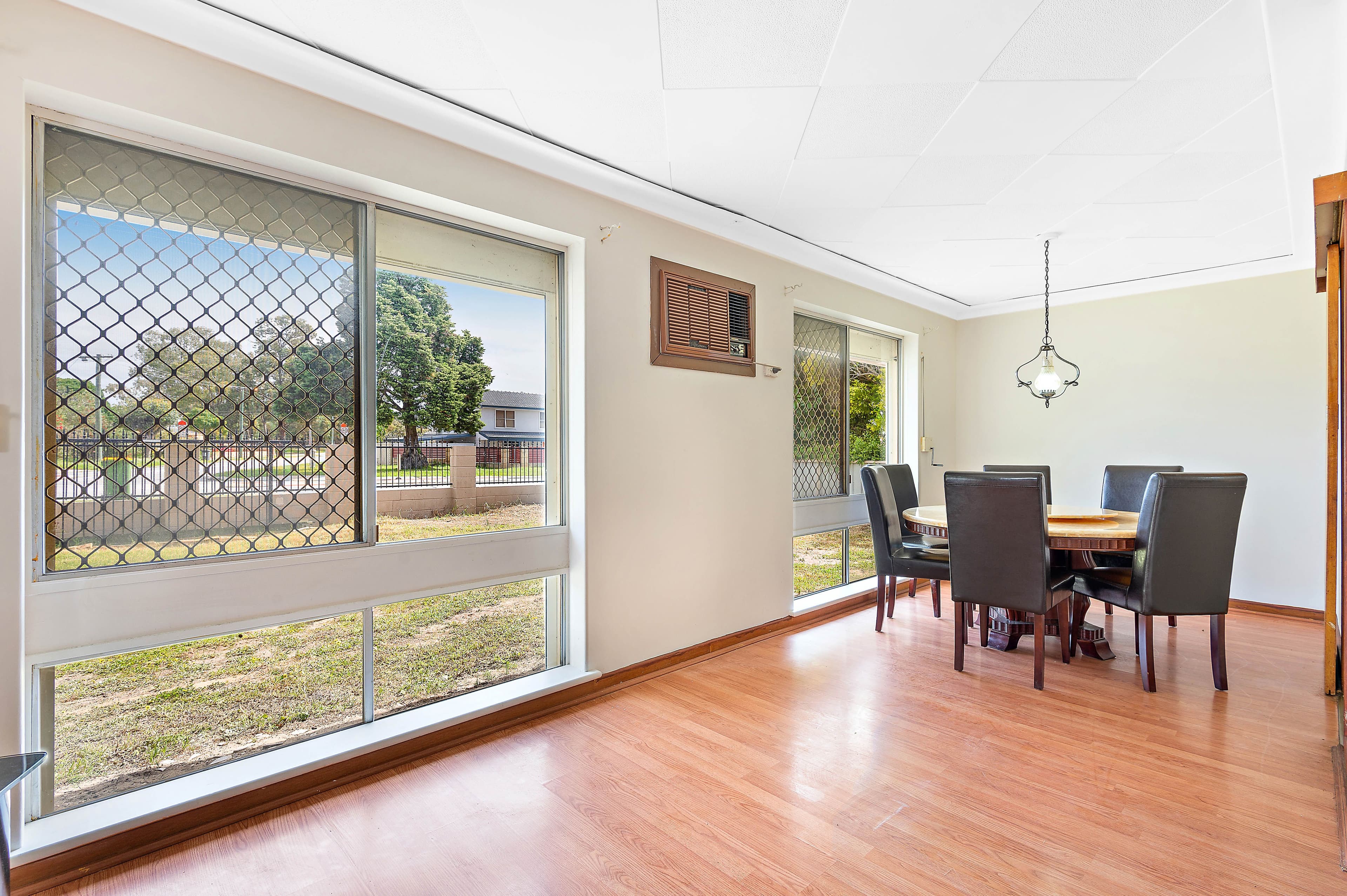 51 Connemara Drive, Thornlie WA 6108, Thornlie - Thumbnail 5