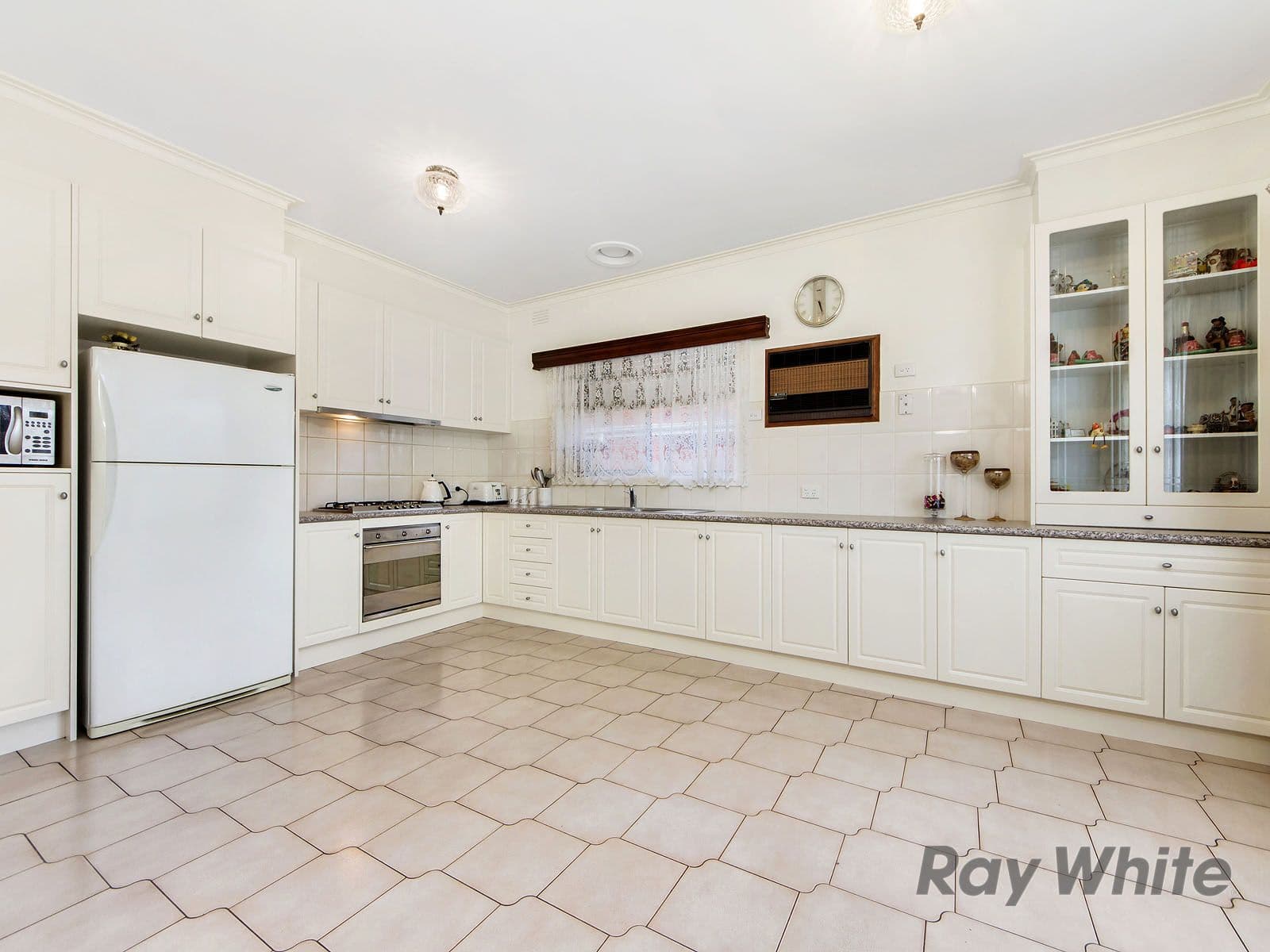 4 Hibiscus Avenue, St Albans VIC 3021, St Albans - Thumbnail 4