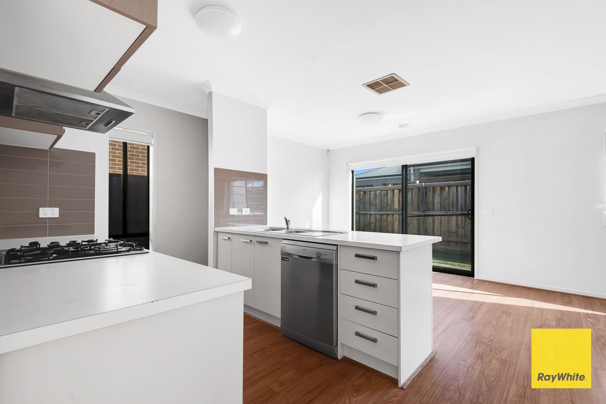 9 Elsham Grove, Truganina VIC 3029, Truganina - Thumbnail 6