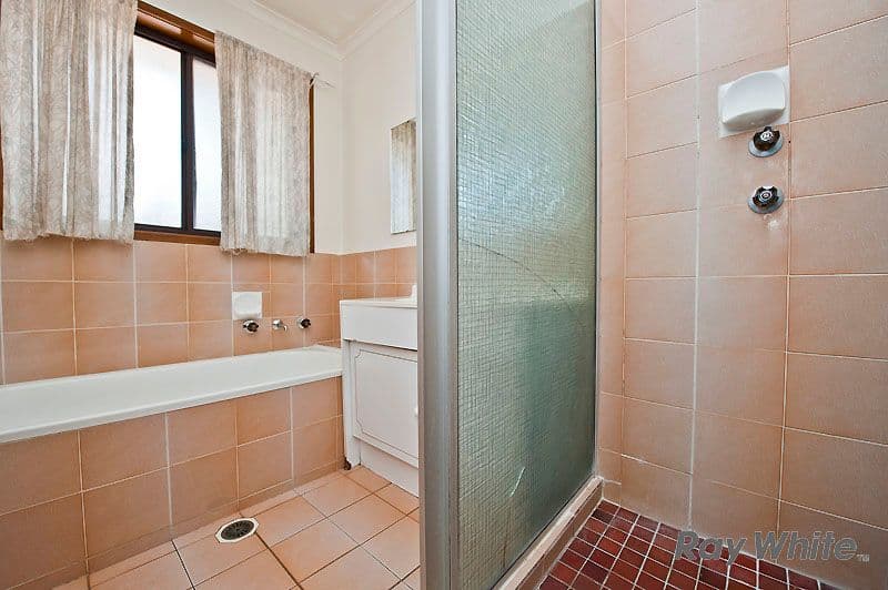 60  Dalley Crescent, LATHAM ACT 2615, Latham - Thumbnail 4