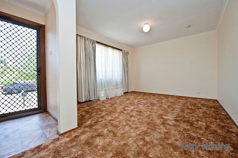 60  Dalley Crescent, LATHAM ACT 2615, Latham - Thumbnail 6