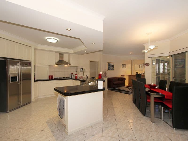 17 Burnside Terrace, CANNING VALE WA 6155, Canning Vale - Thumbnail 3