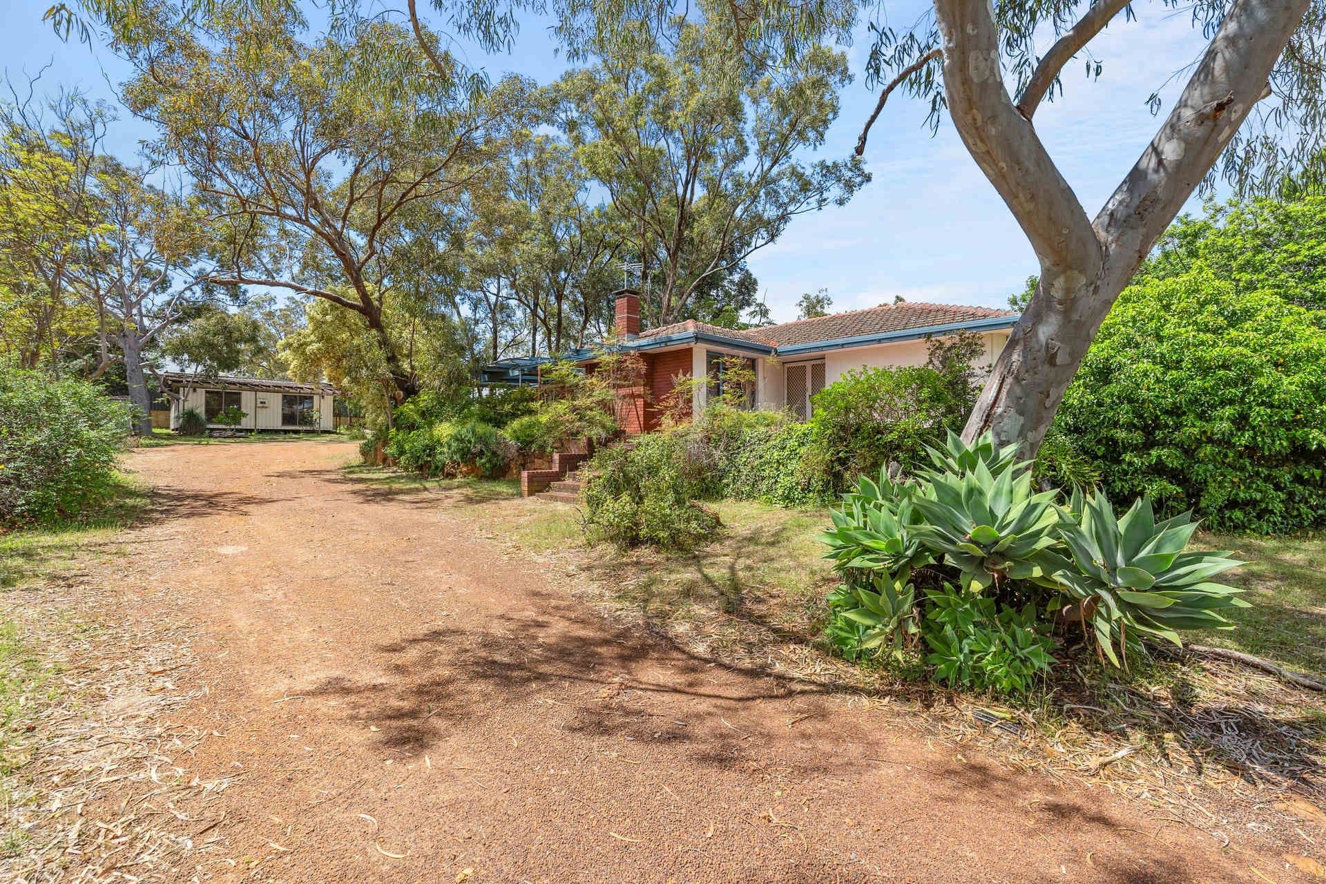 7 Peet Road, Kalamunda WA 6076, Kalamunda - Image 1