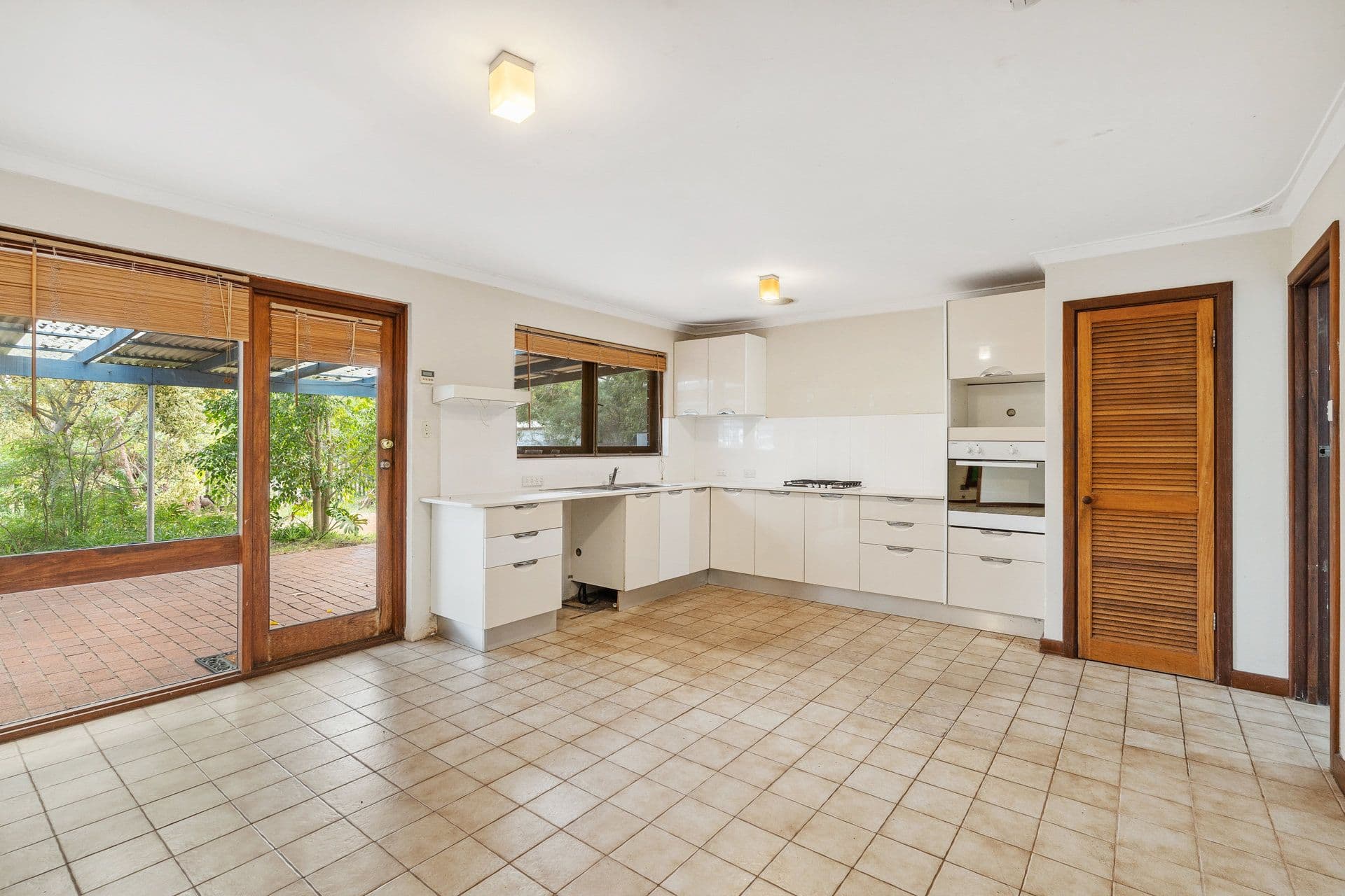 7 Peet Road, Kalamunda WA 6076, Kalamunda - Thumbnail 3
