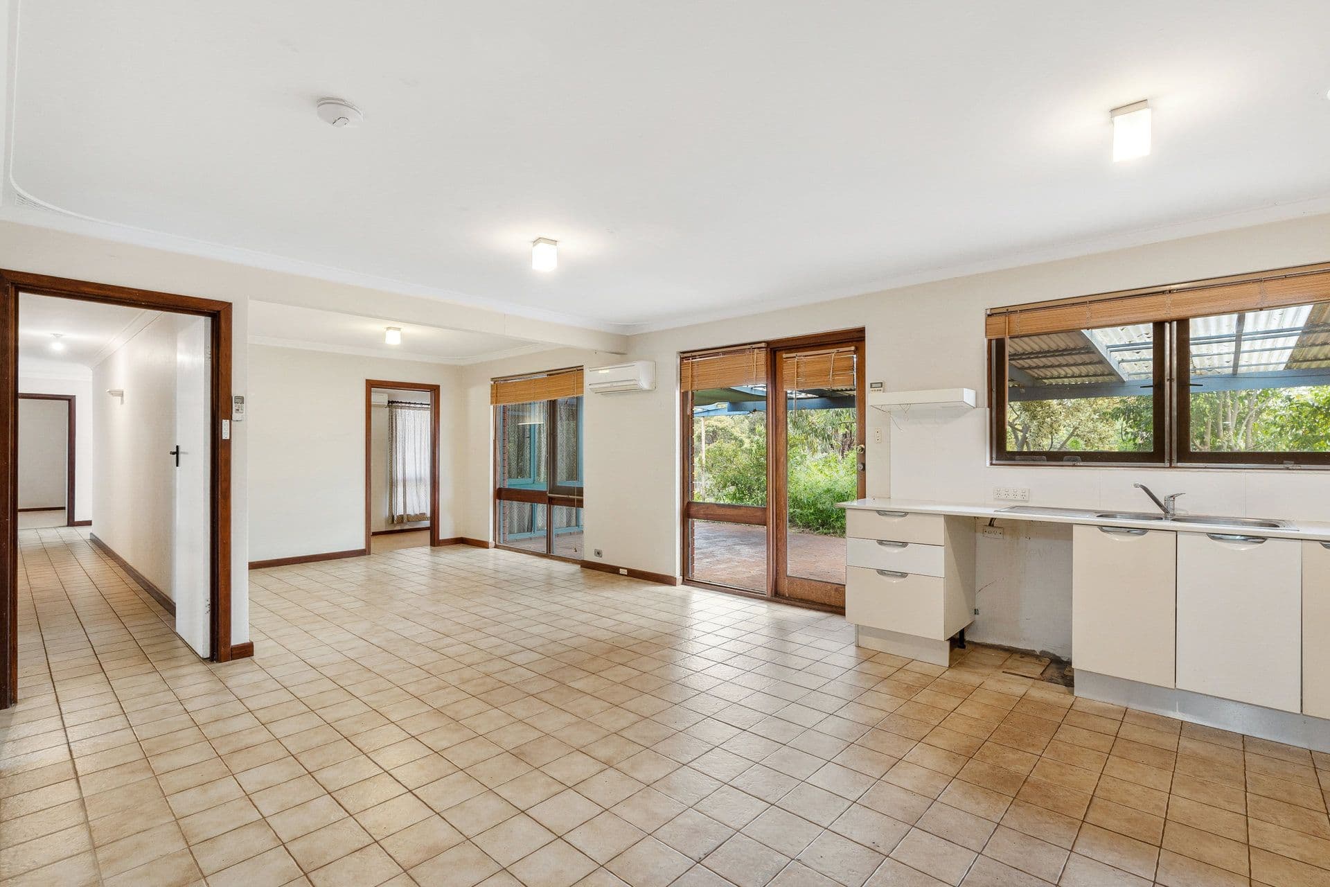 7 Peet Road, Kalamunda WA 6076, Kalamunda - Thumbnail 4