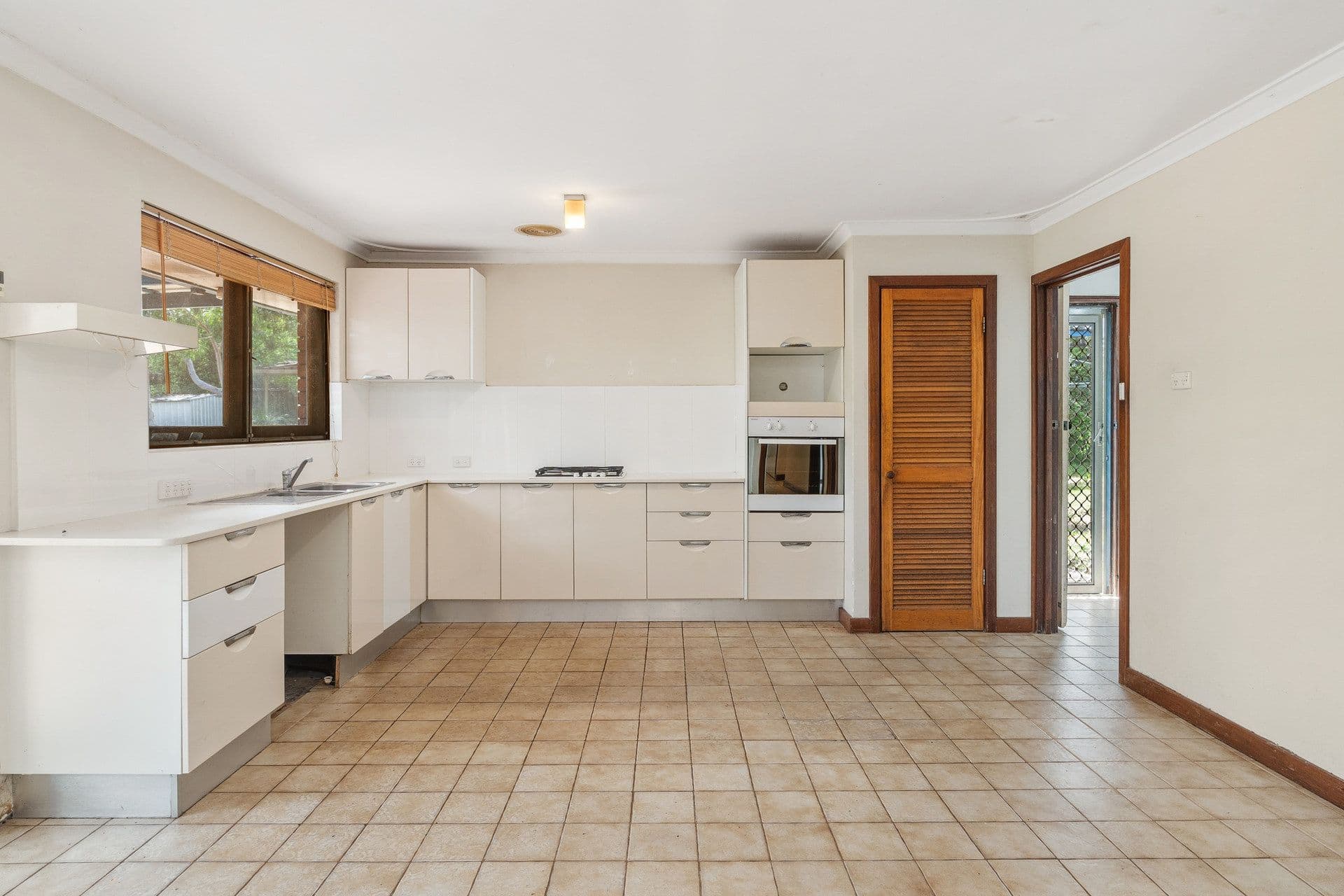 7 Peet Road, Kalamunda WA 6076, Kalamunda - Thumbnail 5