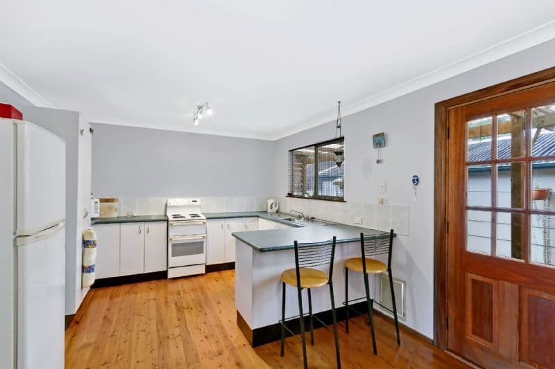 53 Elaine Avenue, BERKELEY VALE NSW 2261, Berkeley Vale - Thumbnail 3
