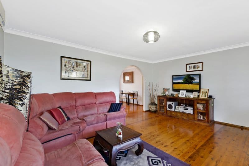 53 Elaine Avenue, BERKELEY VALE NSW 2261, Berkeley Vale - Thumbnail 4