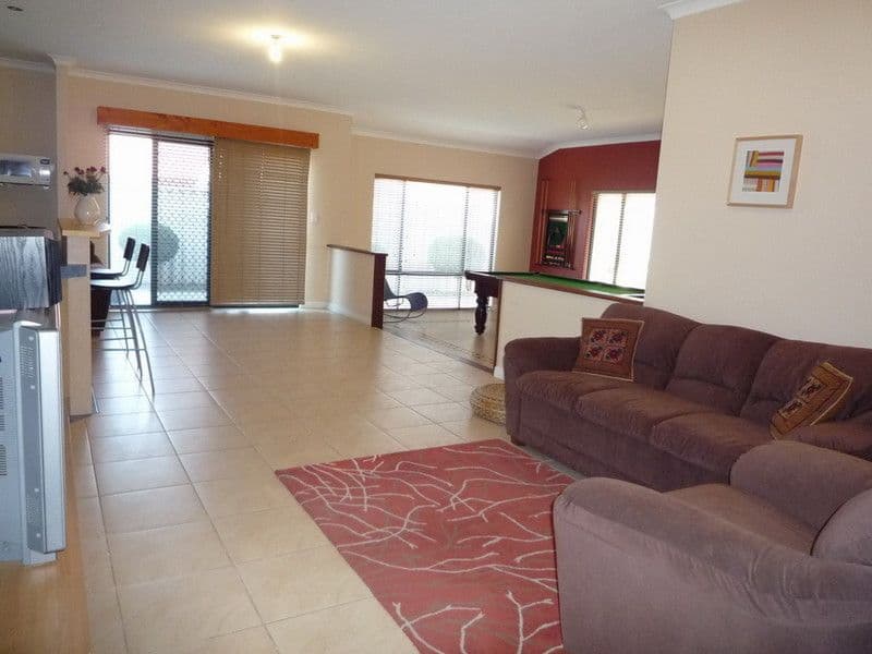 10 Springview Circle, BEECHBORO WA 6063, Beechboro - Thumbnail 5