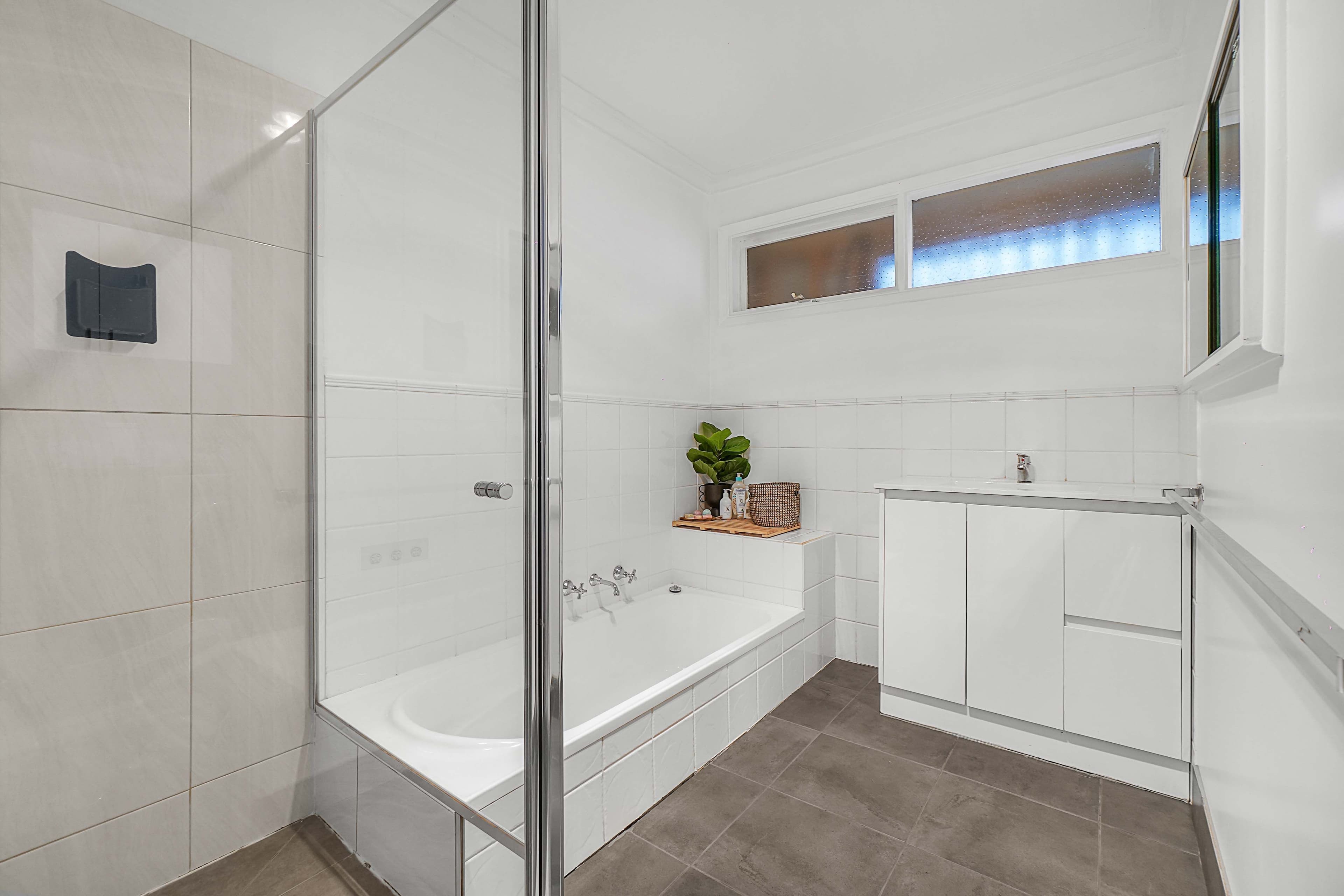 5 Rangeview Street, Warragul VIC 3820, Warragul - Thumbnail 8