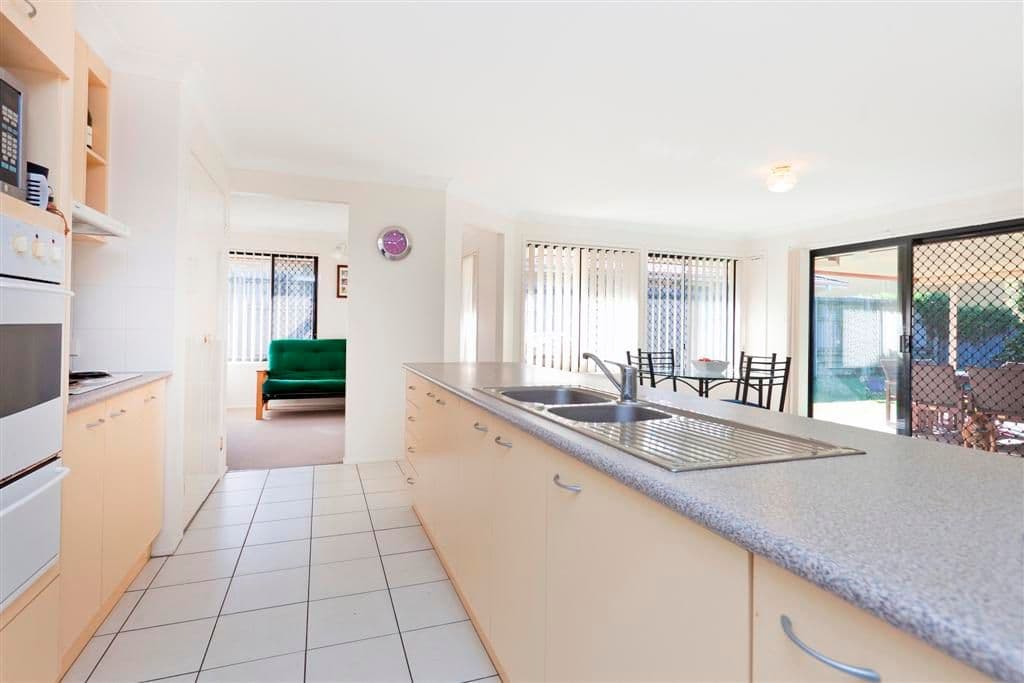17 Remo Place, BIRKDALE QLD 4159, Birkdale - Thumbnail 3