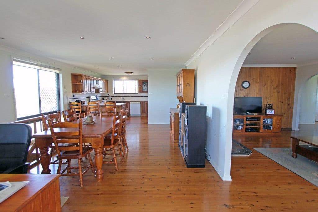 6 Manor Close, Wyong NSW 2259, Wyong - Image 1