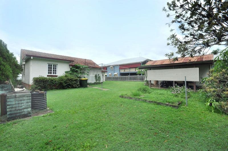 108 White Street, WAVELL HEIGHTS QLD 4012, Wavell Heights - Thumbnail 2