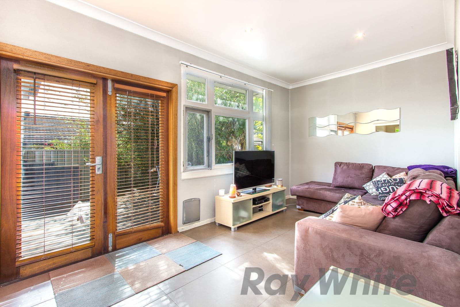 10 Parker Street, Hillsborough - Thumbnail 5