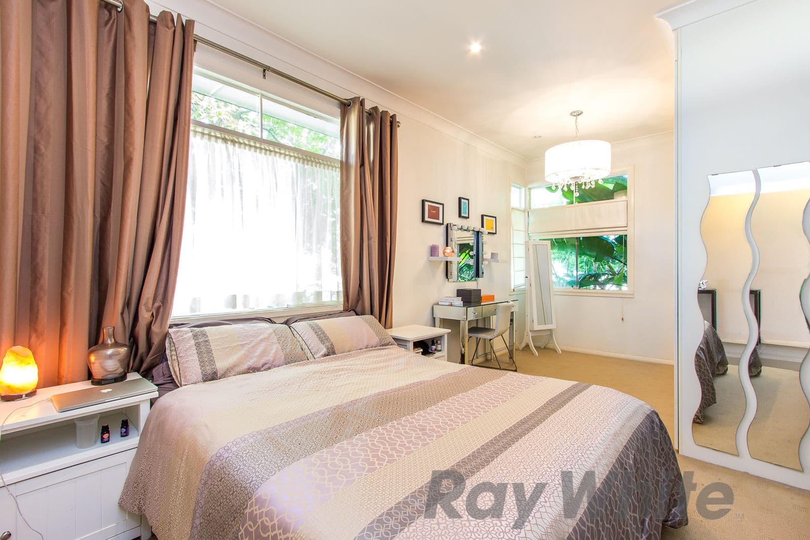 10 Parker Street, Hillsborough - Thumbnail 8