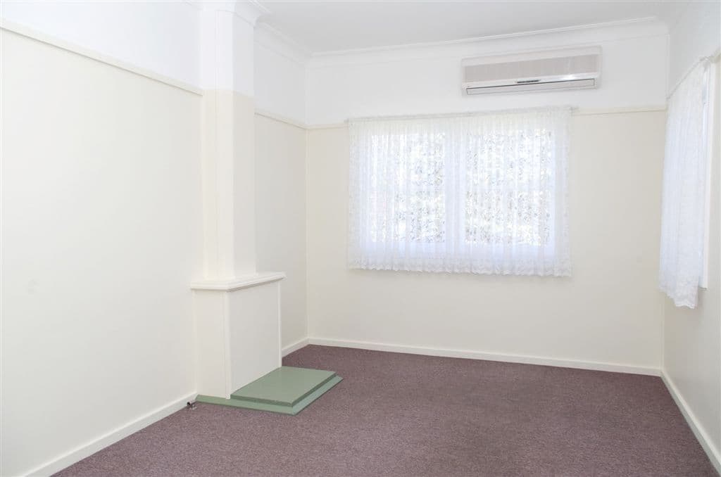 24 Ellsworth Avenue, MITTAGONG NSW 2575, Mittagong - Thumbnail 2