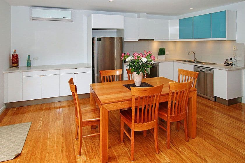 25 Hinkler Drive, MILL PARK VIC 3082, Mill Park - Thumbnail 2