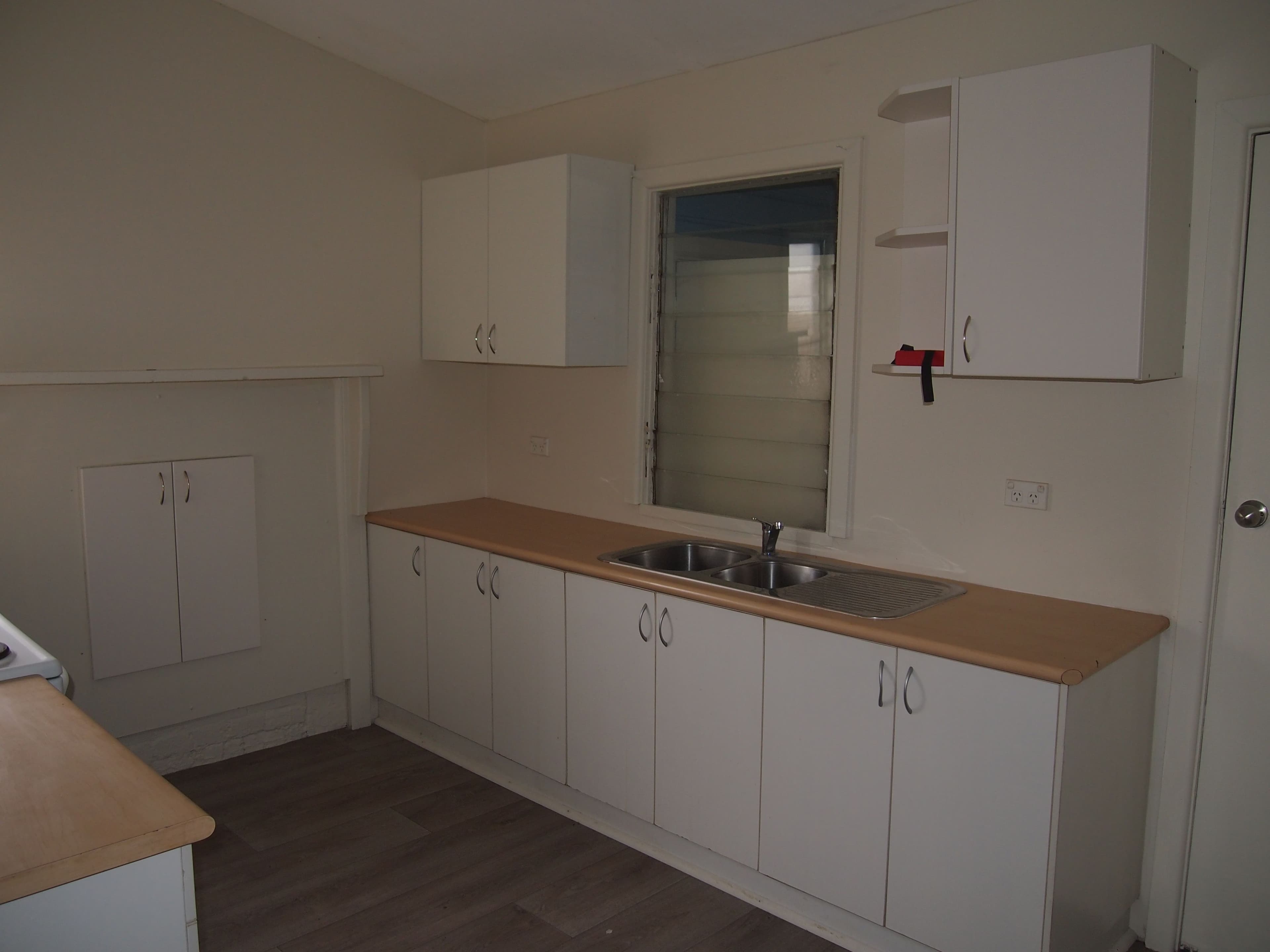 13 Napier Street, Condobolin NSW 2877, Condobolin - Thumbnail 2