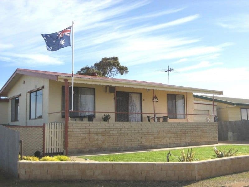 31 Hosking Road, TIDDY WIDDY BEACH SA 5571, Tiddy Widdy Beach - Image 1