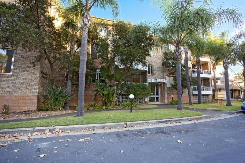 8 Mead Drive, CHIPPING NORTON NSW 2170, Chipping Norton - Thumbnail 7