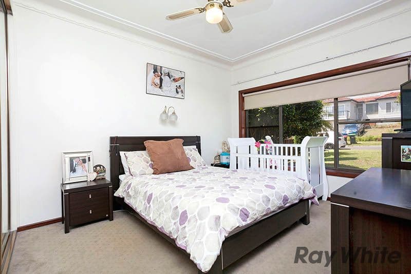 13 Roseview Avenue, Roselands - Thumbnail 3