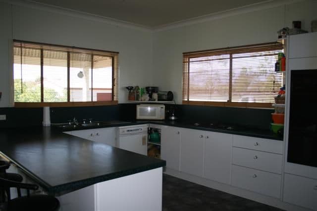 13 Beaumont Drive, ROMA QLD 4455, Roma - Thumbnail 2