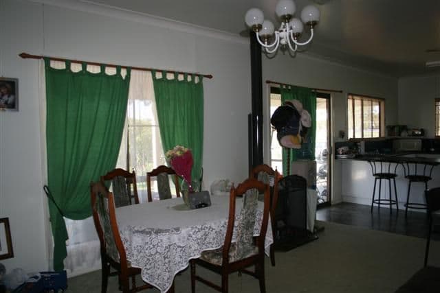 13 Beaumont Drive, ROMA QLD 4455, Roma - Thumbnail 3