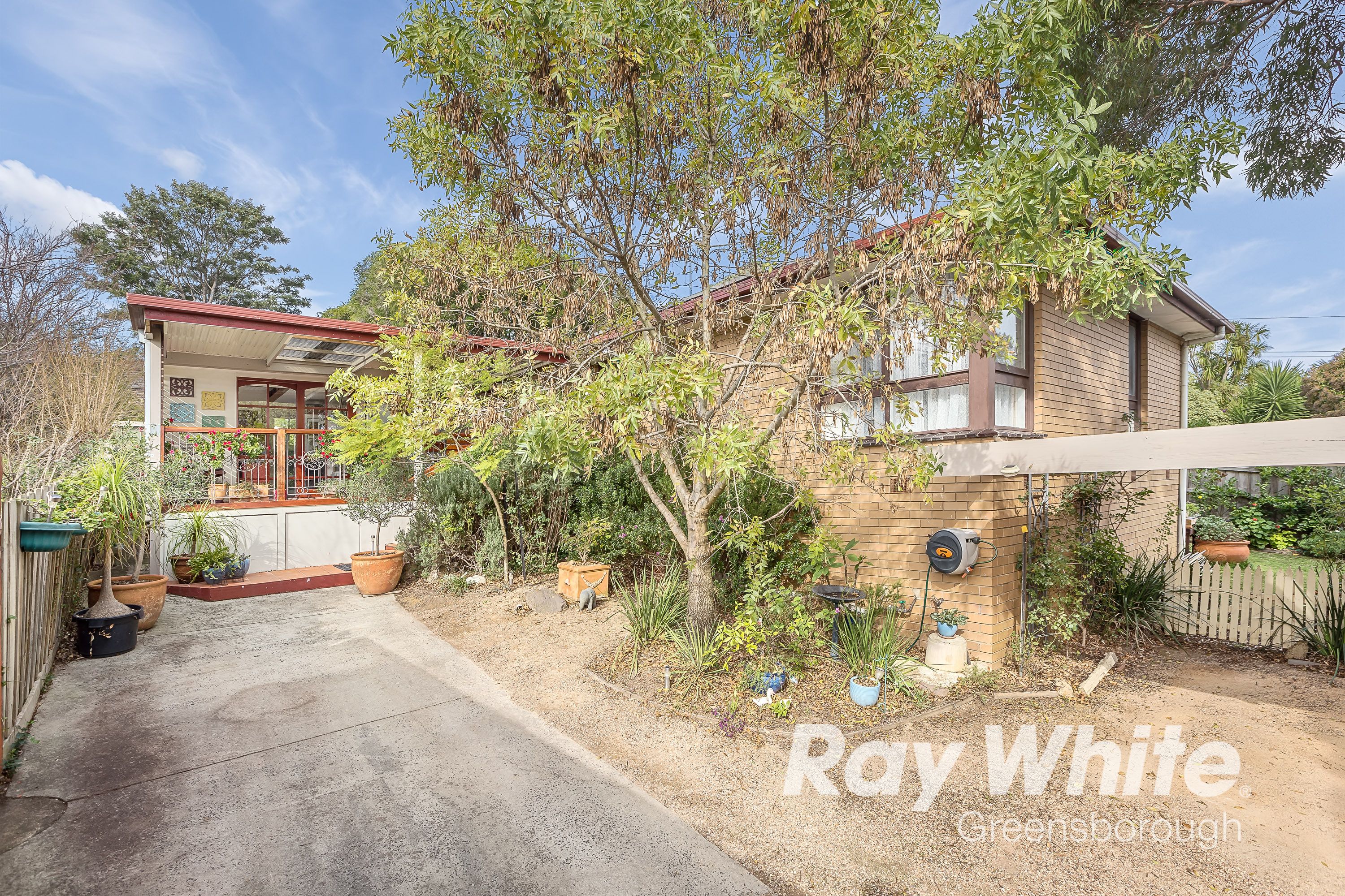 4 Hoban Avenue, Montmorency VIC 3094, Montmorency - Thumbnail 2