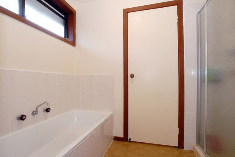 15 Sheraton Crescent, FERNTREE GULLY VIC 3156, Ferntree Gully - Thumbnail 6