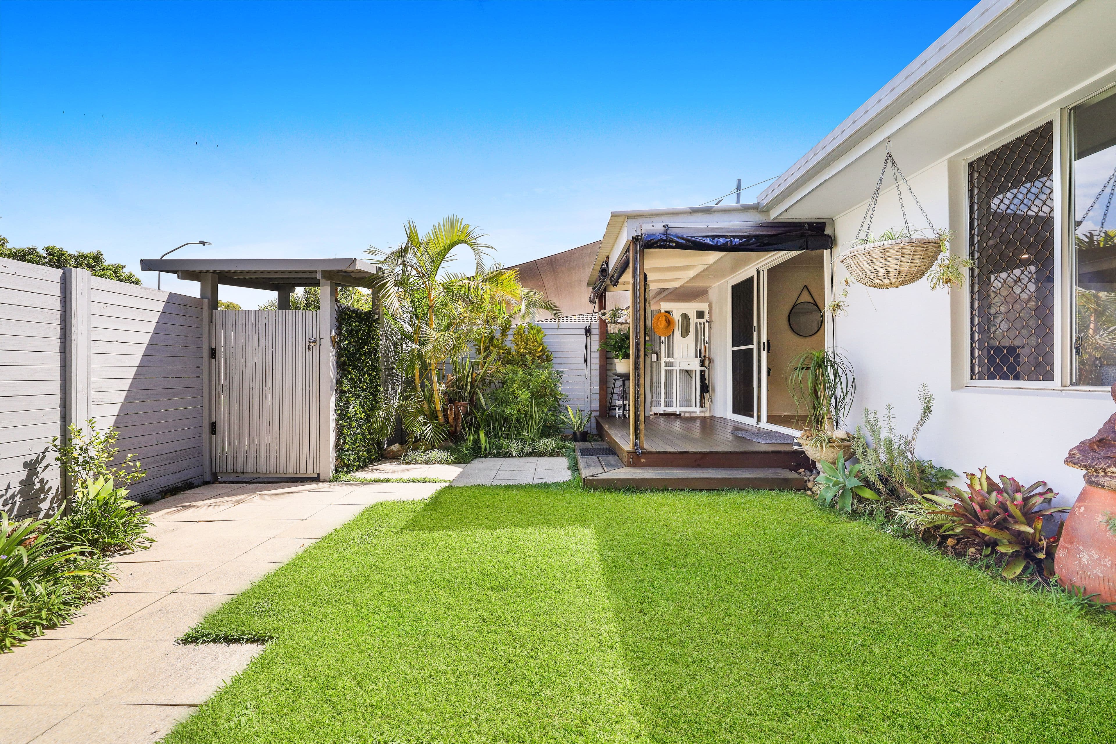 27 Dotterel Drive, Burleigh Waters QLD 4220, Burleigh Waters - Thumbnail 4