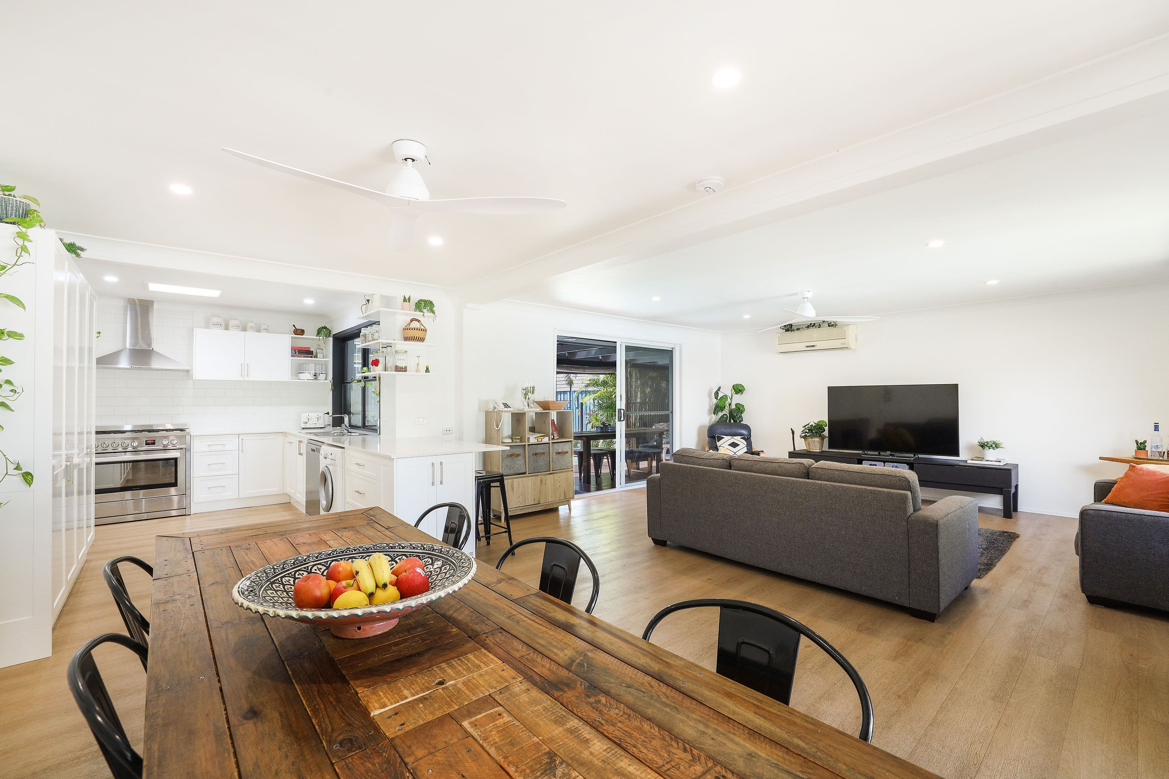 27 Dotterel Drive, Burleigh Waters QLD 4220, Burleigh Waters - Thumbnail 6