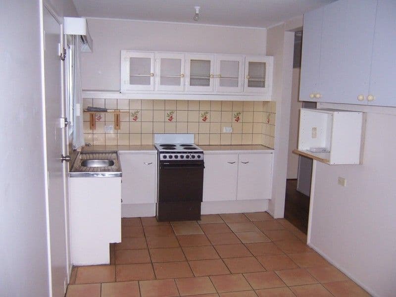 72 Ashton Street, KINGSTON QLD 4114, Kingston - Thumbnail 2